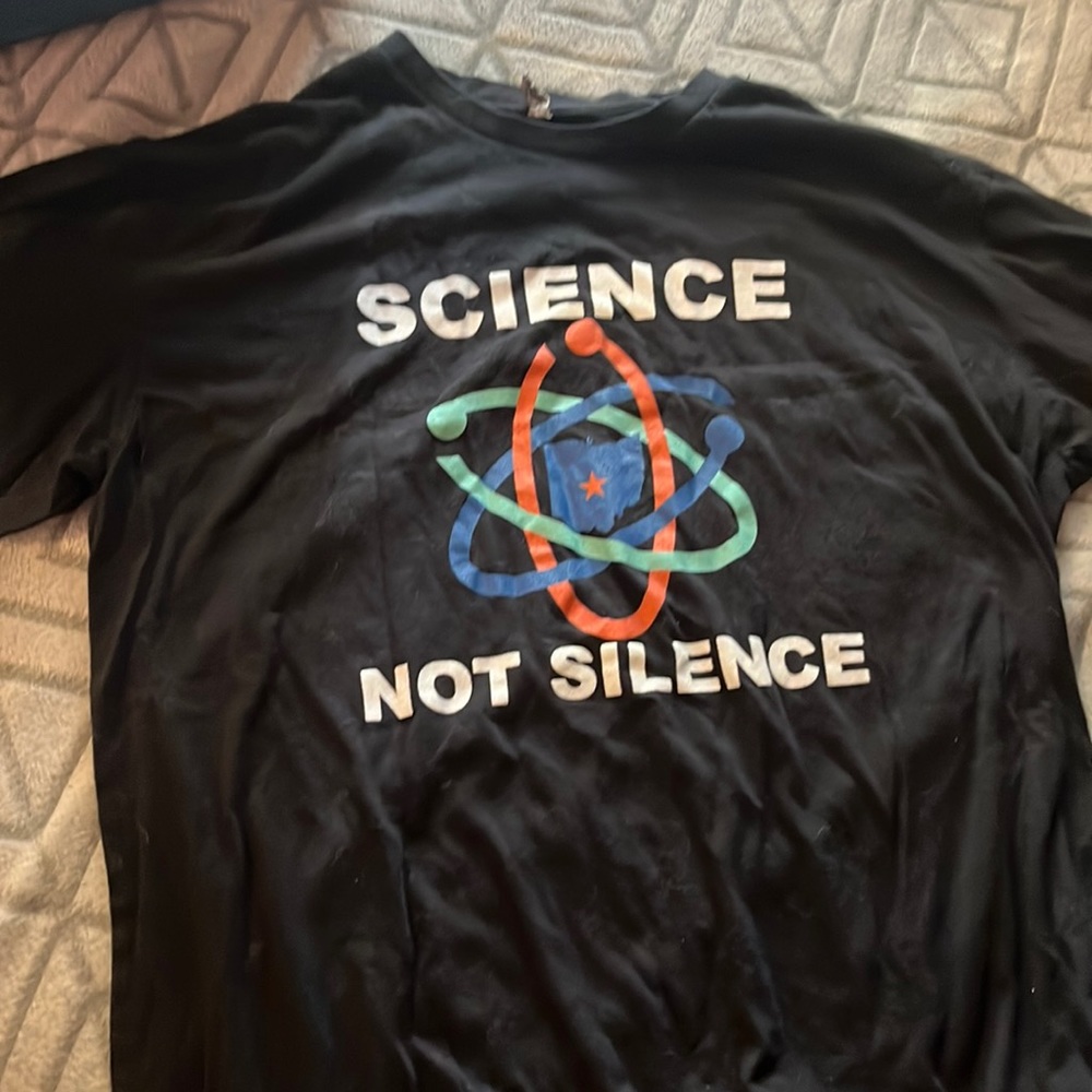 Graphic Tee, Size L.